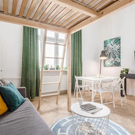 Chill Ogrodowa * Varşova